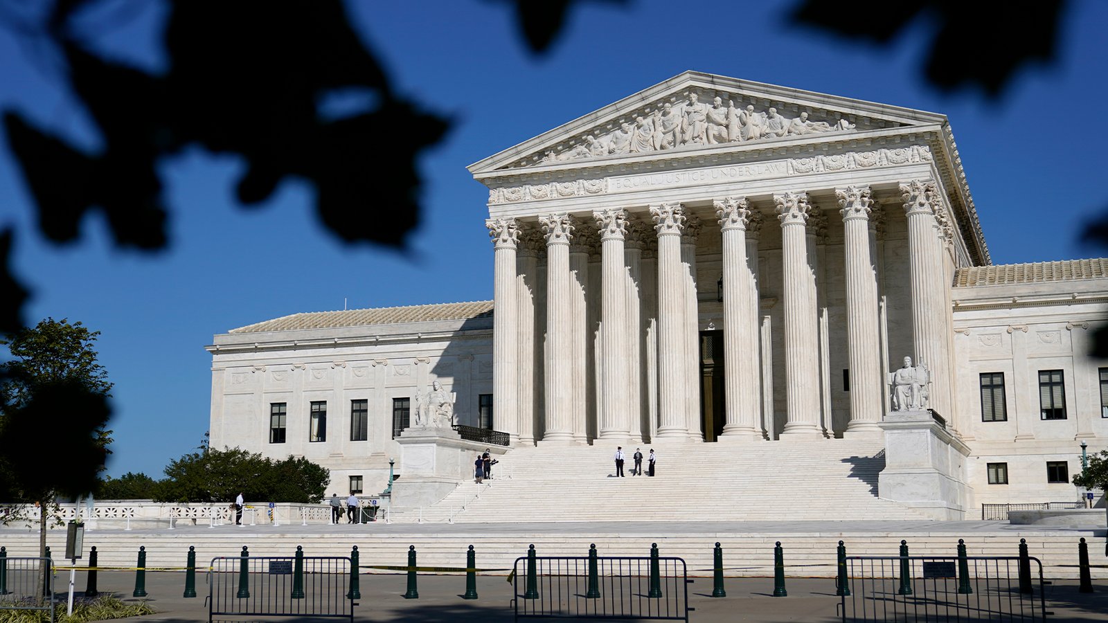 SCOTUS-BUILDING