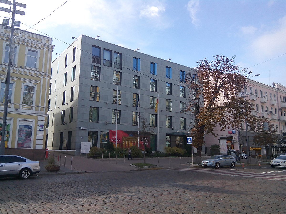 1200px-Embassy_of_Germany_in_Kyiv_2017