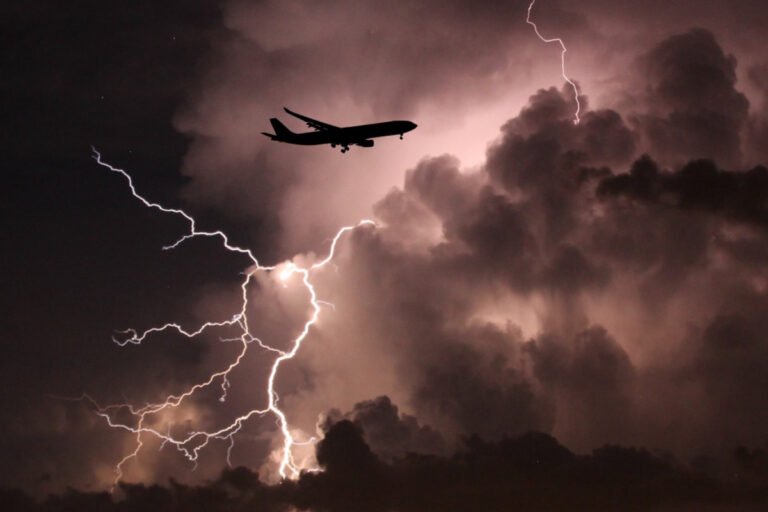 Plane-Lightning-
