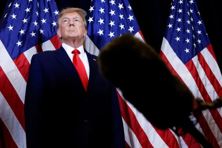 DONALD TRUMP