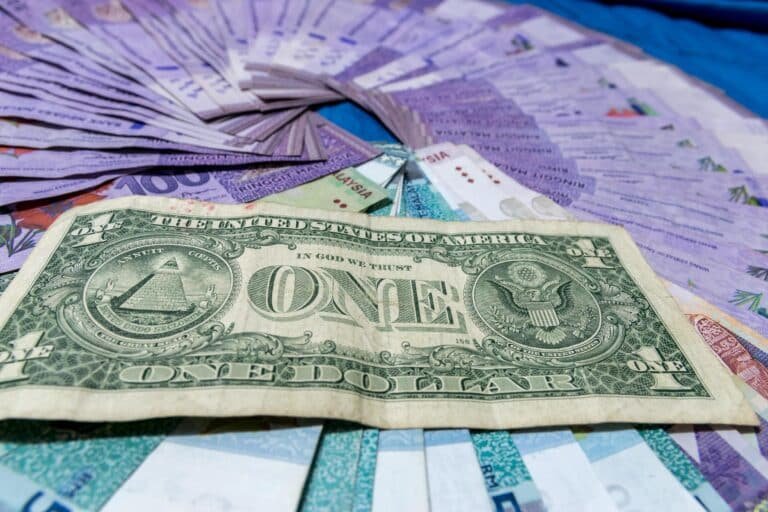 DÓLAR