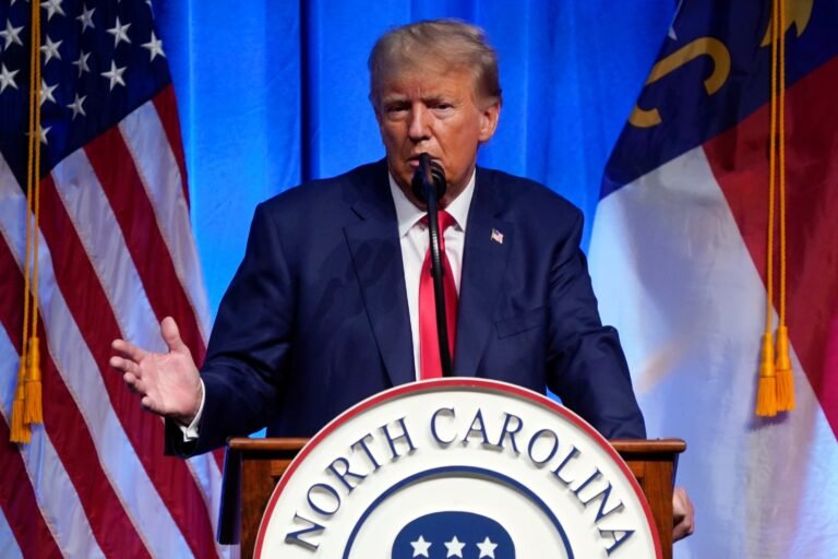 DONALD TRUMP