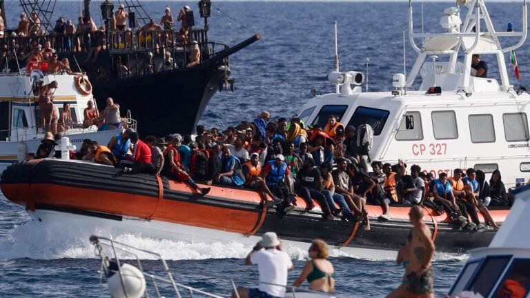 MIGRANTS