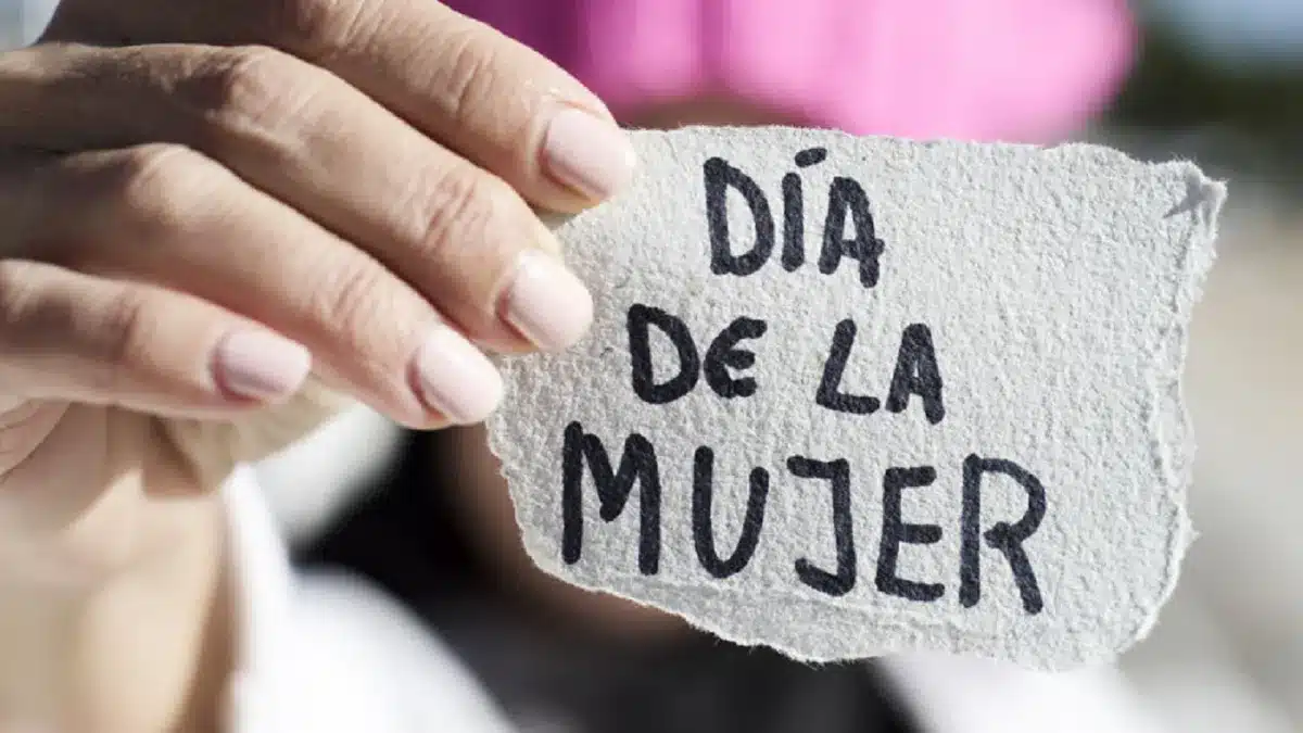 MUJER