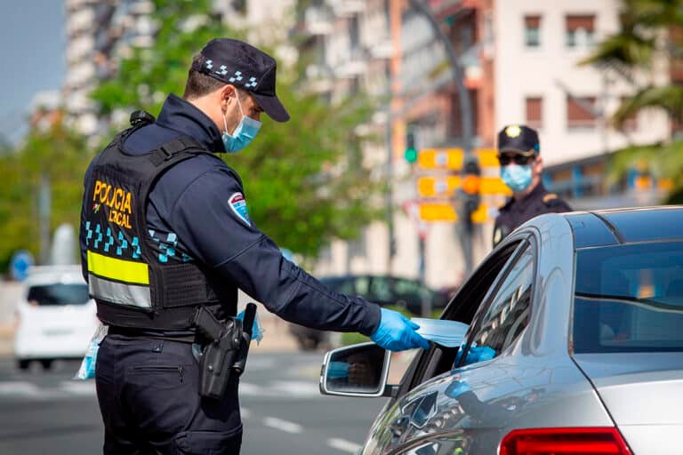 La mayoría de la ciudadanía que ha montado en el autobús traía su mascarillaogroño