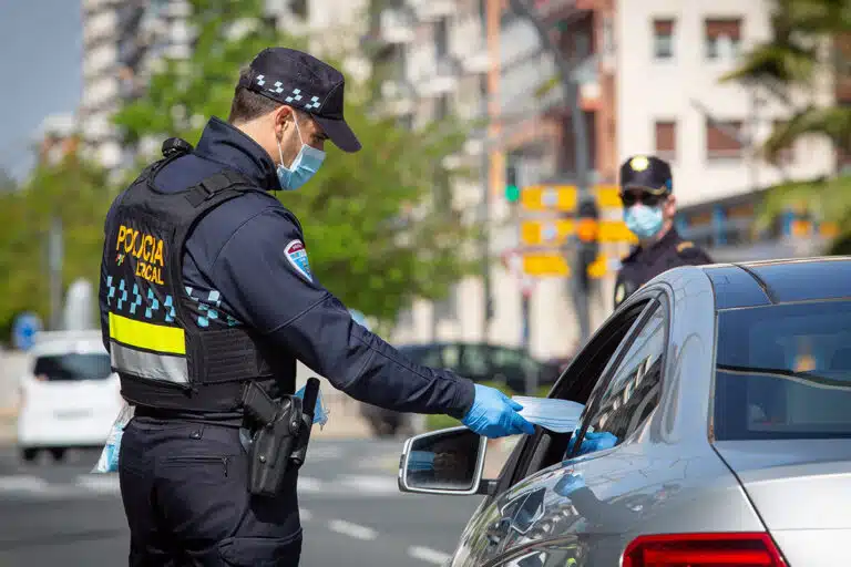 La mayoría de la ciudadanía que ha montado en el autobús traía su mascarillaogroño